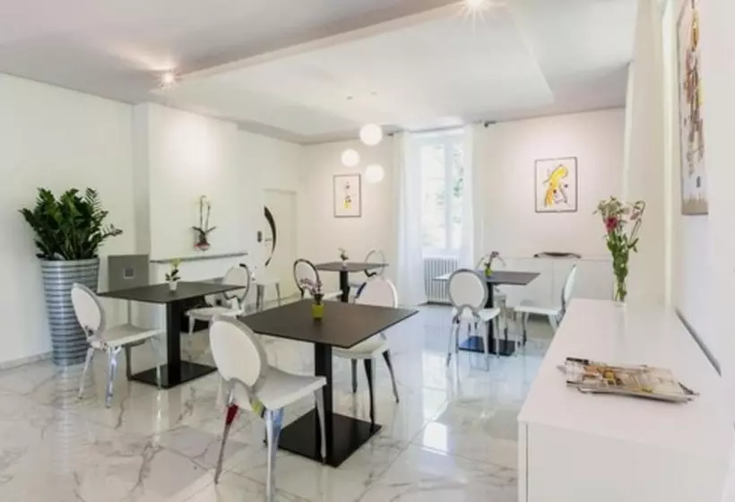 ペンション Chateau De Maraval