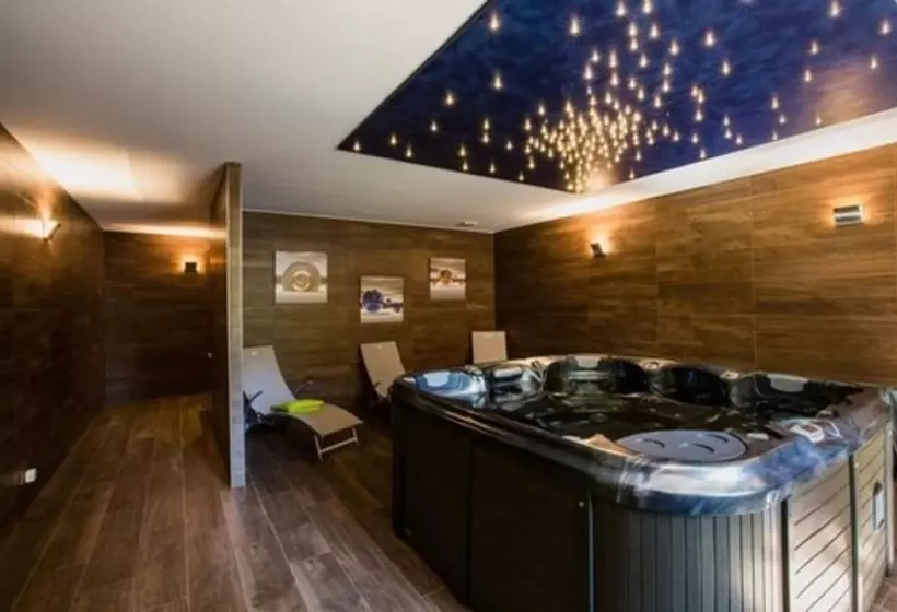 ペンション Chateau De Maraval