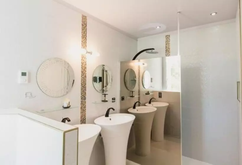 ペンション Chateau De Maraval