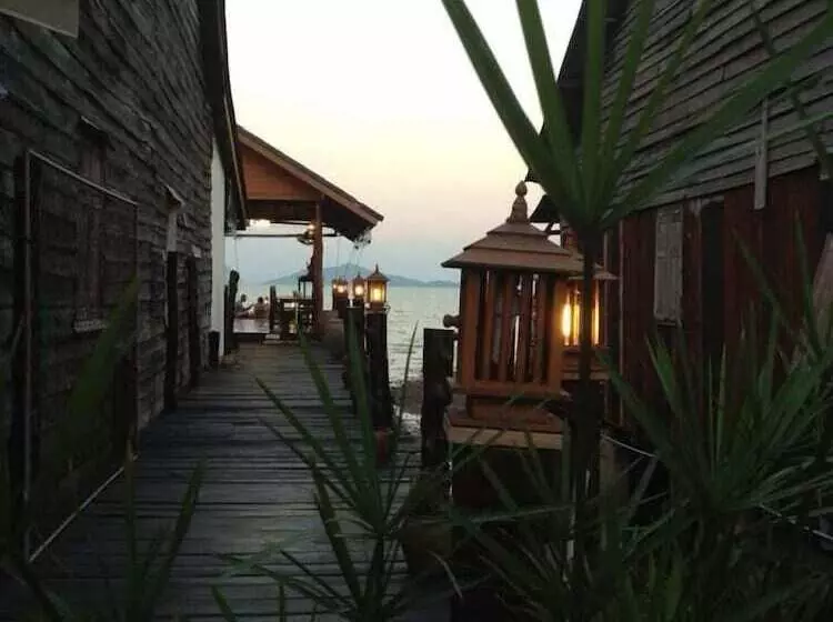 ペンション Shine Talay Guesthouse