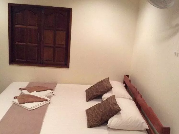 ペンション Shine Talay Guesthouse