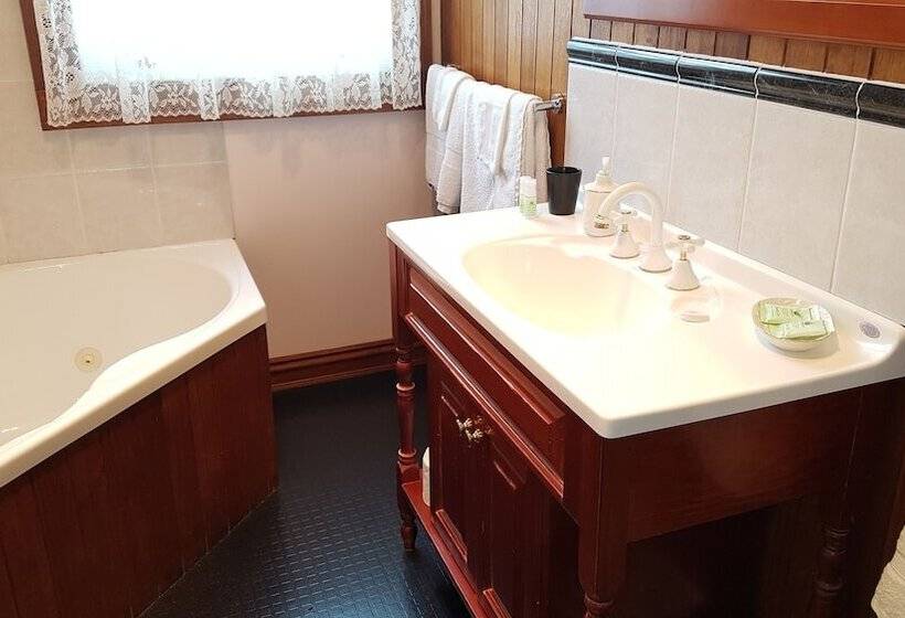 The Postmaster Inn Bnb