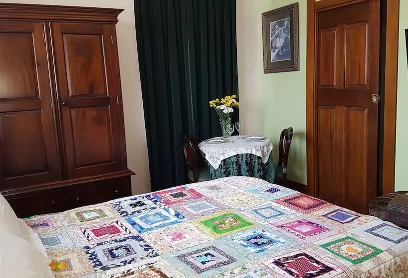 The Postmaster Inn Bnb