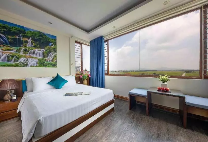 Viet Village Hotel & Travel