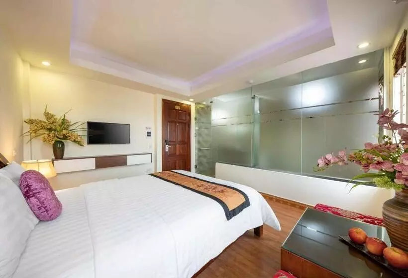 Viet Village Hotel & Travel