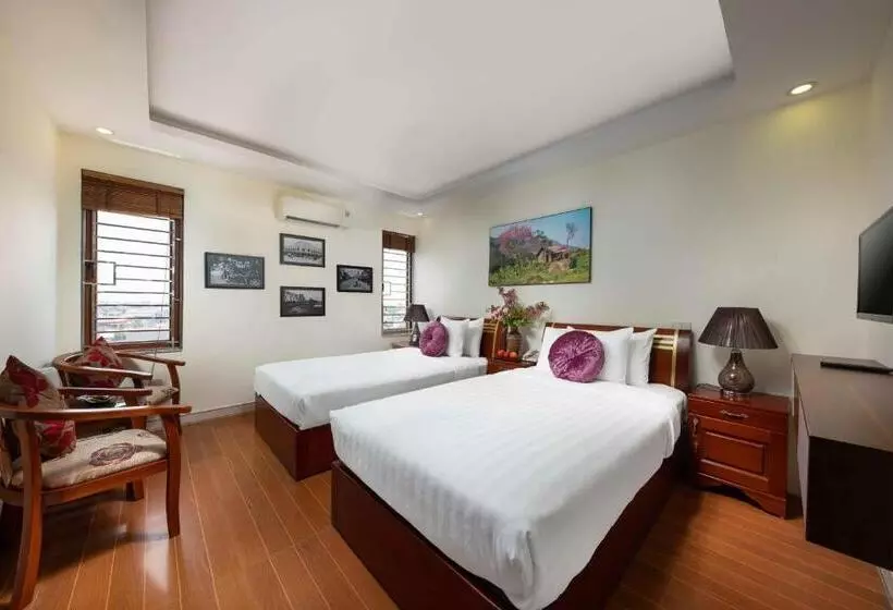 Viet Village Hotel & Travel
