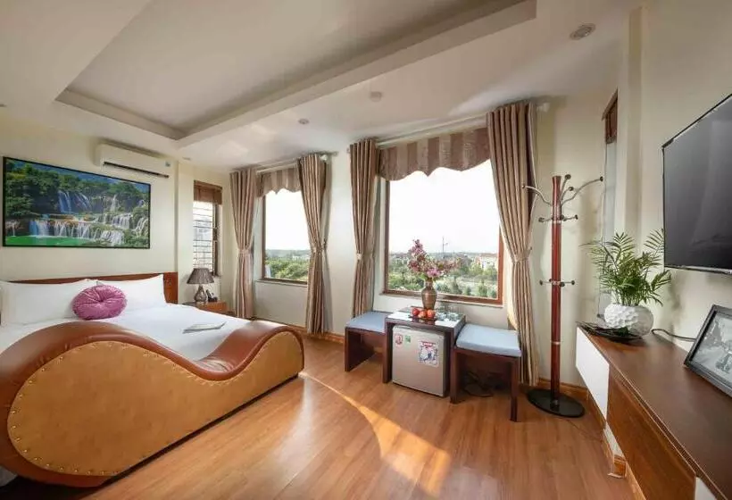 Viet Village Hotel & Travel