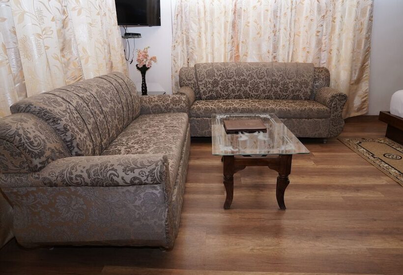 בית מלון כפרי Dharamshala Paradise