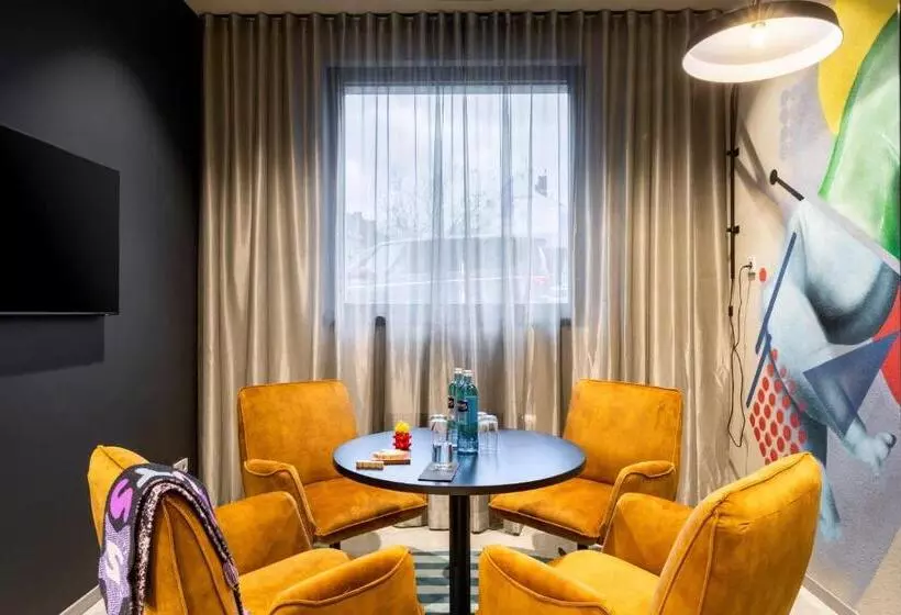 ホテル Moxy Dortmund City