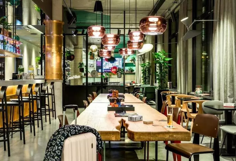 ホテル Moxy Dortmund City