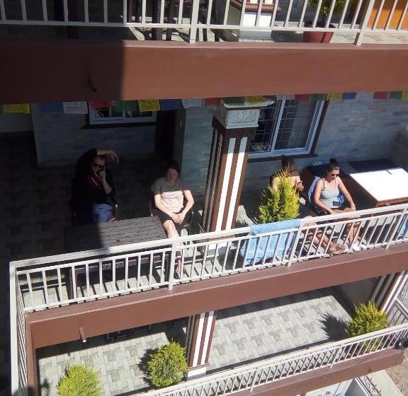 هتل Pokhara Tourist Home