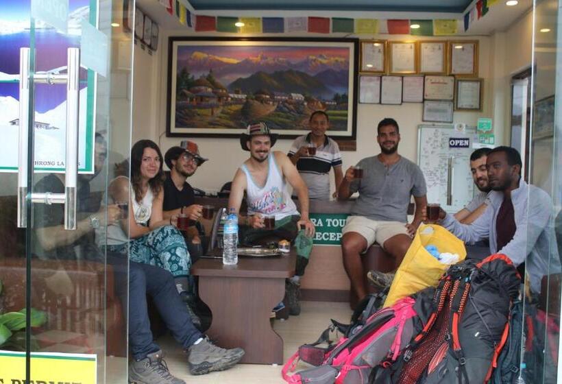 هتل Pokhara Tourist Home