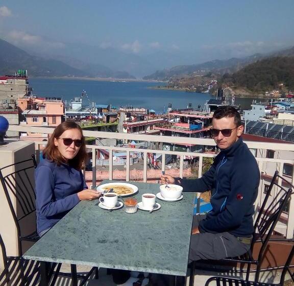 هتل Pokhara Tourist Home