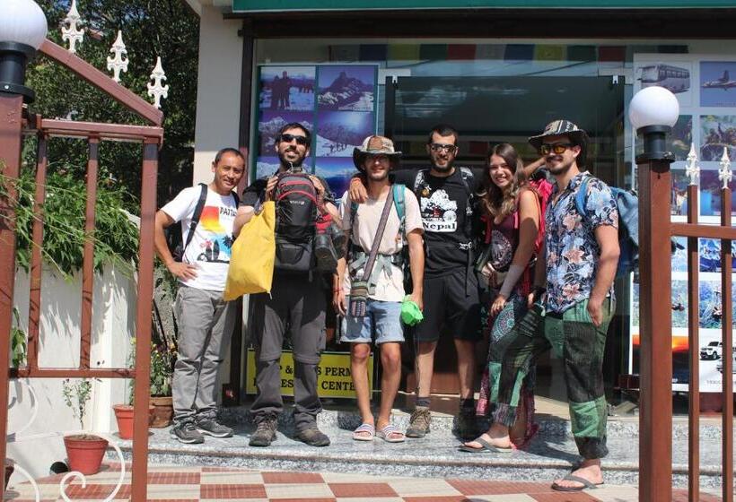 هتل Pokhara Tourist Home