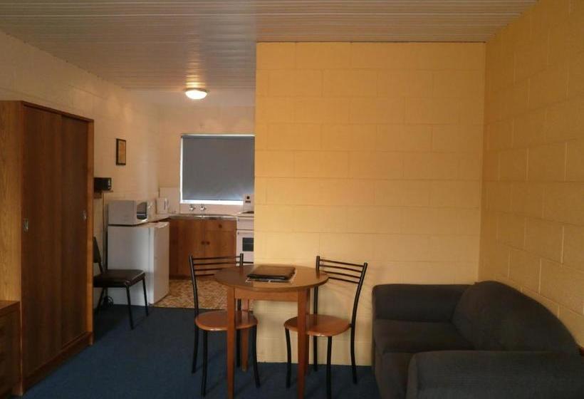 בית מלון כפרי Aberdeen Court Apartments