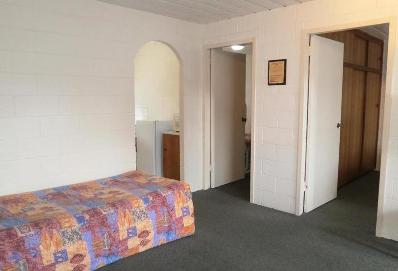 בית מלון כפרי Aberdeen Court Apartments