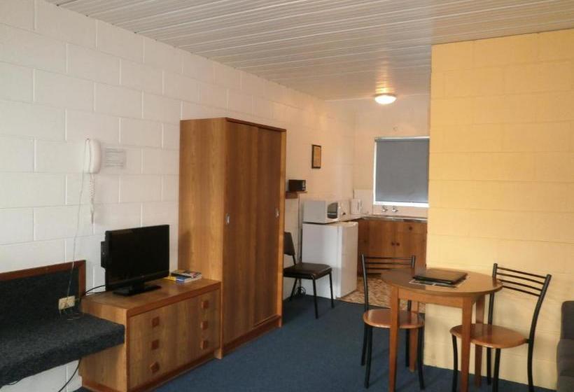 בית מלון כפרי Aberdeen Court Apartments