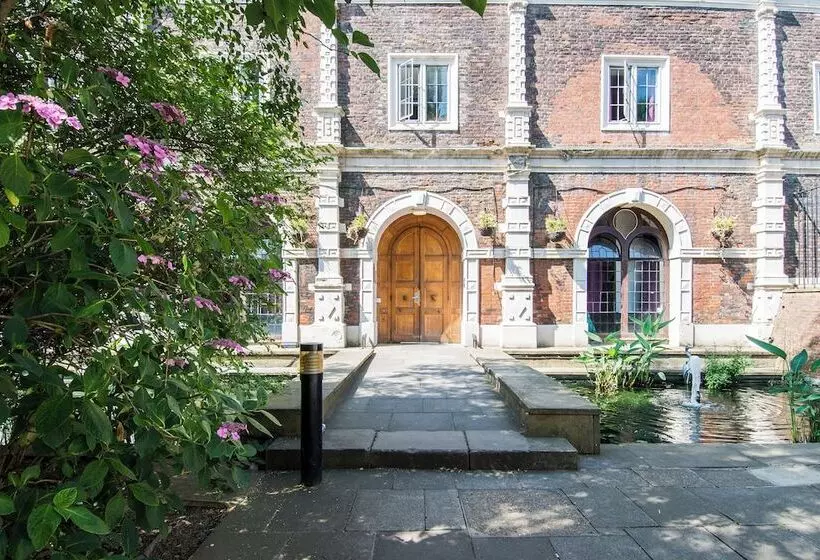 호스텔 Safestay London Kensington Holland Park