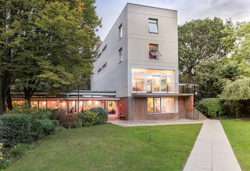 הוסטל Safestay London Kensington Holland Park