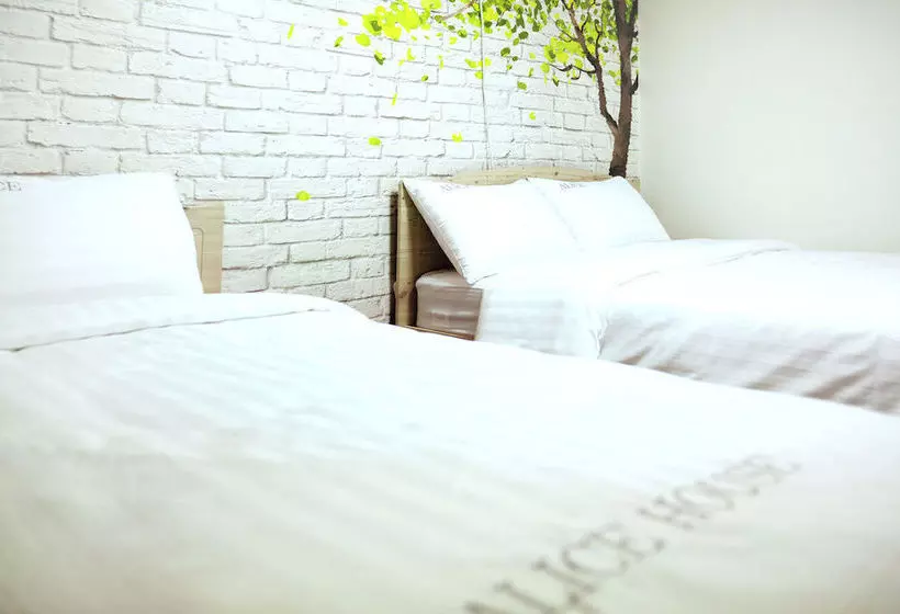 Alice Hostel