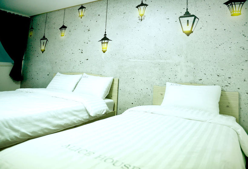 Alice Hostel