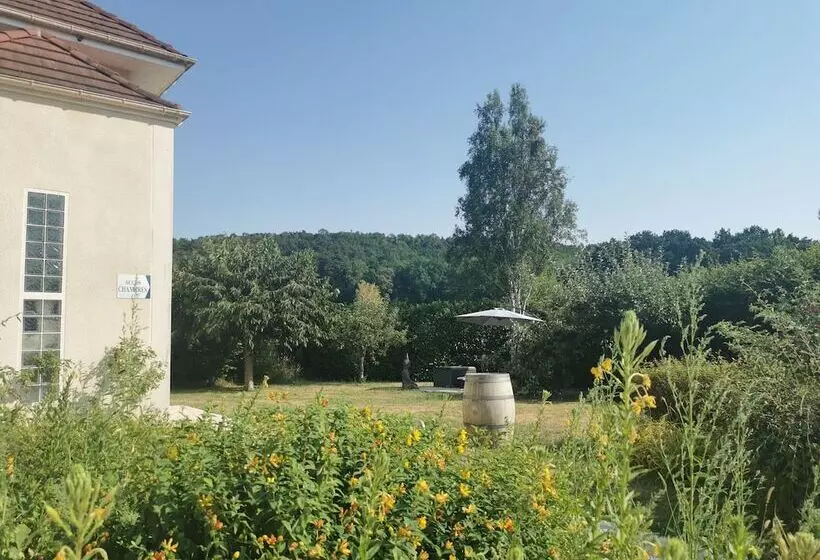 مبيت وإفطار La Raimbaudière