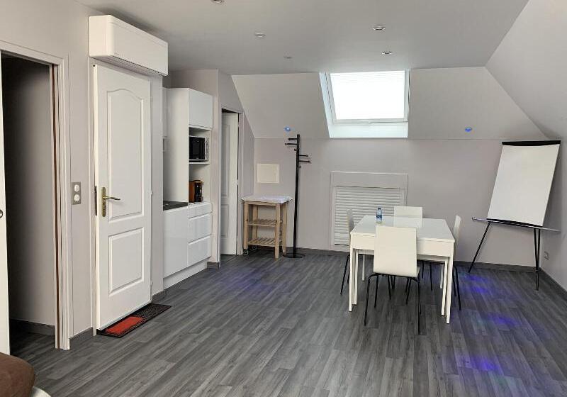 مبيت وإفطار La Raimbaudière