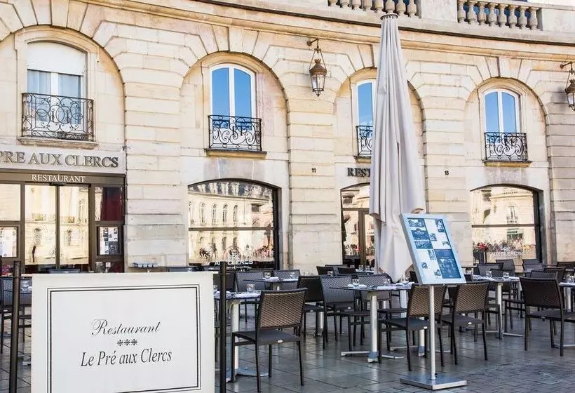 ホテル Le Pré Aux Clercs