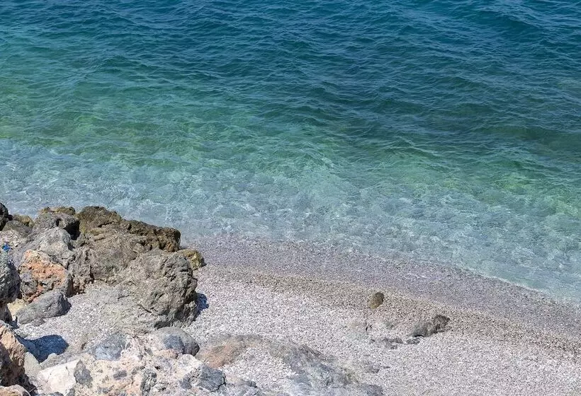 Отель Paraskevas Boutique