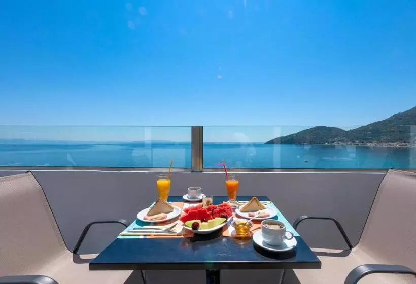 Отель Paraskevas Boutique