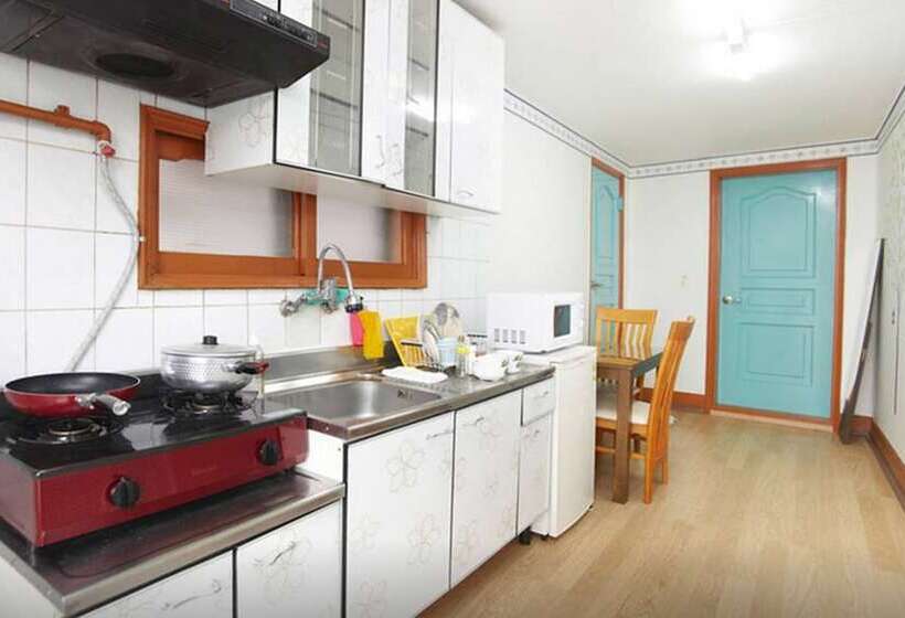 Пансион Cozyplace In Itaewon