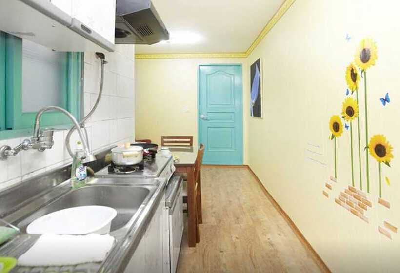 Пансион Cozyplace In Itaewon