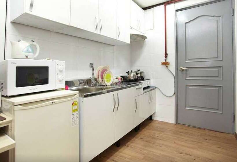 Пансион Cozyplace In Itaewon