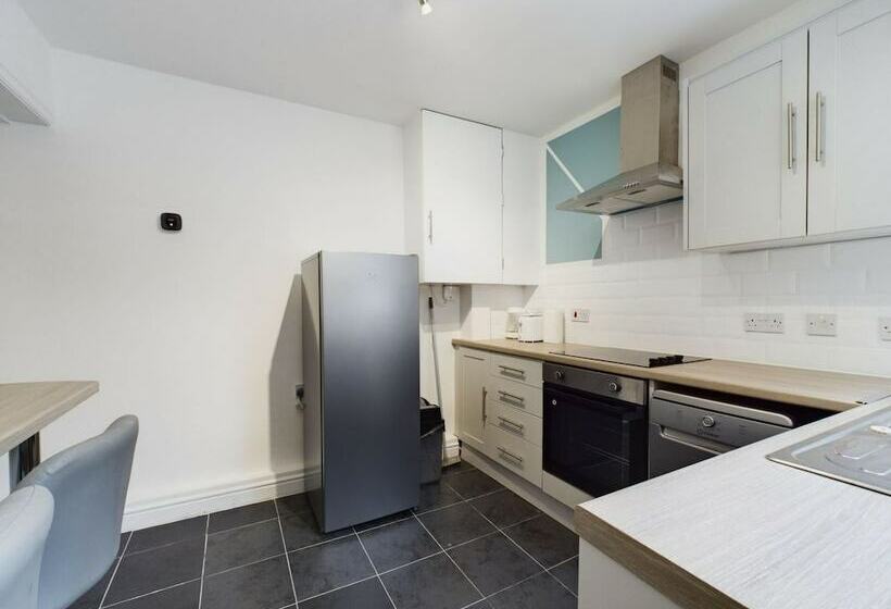 Contemporary 4bd Home Nr Liverpool City Centre