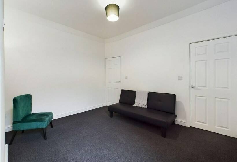 Contemporary 4bd Home Nr Liverpool City Centre