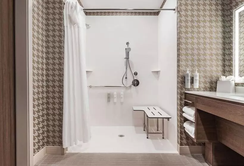 ホテル Home2 Suites By Hilton Cedar Rapids Westdale