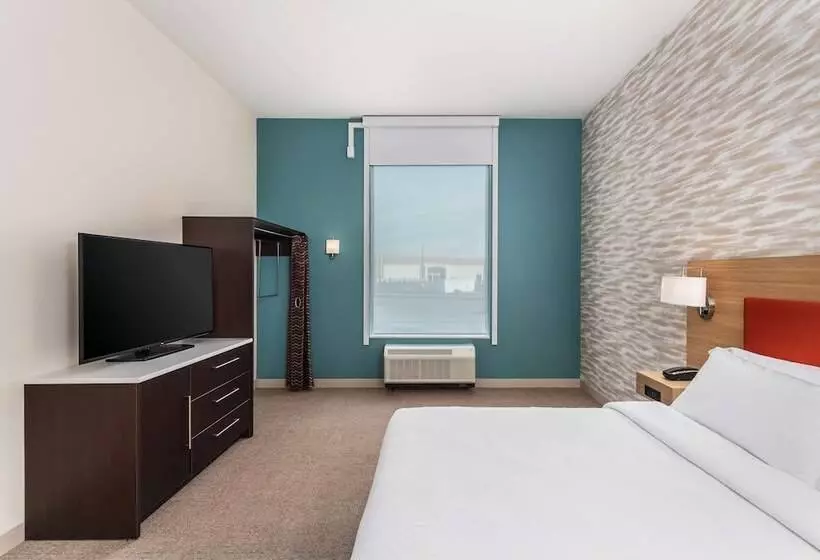 ホテル Home2 Suites By Hilton Cedar Rapids Westdale