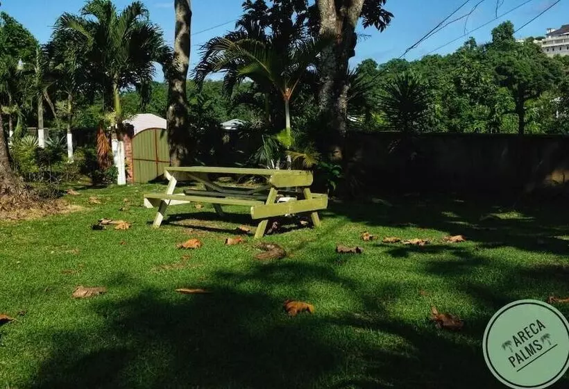 پانسیون Areca Palms