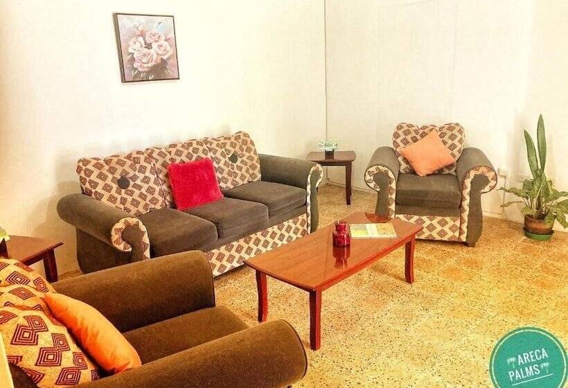 پانسیون Areca Palms