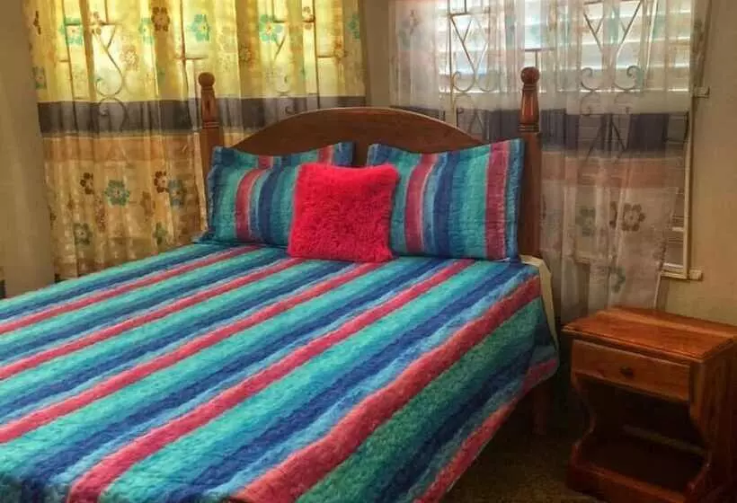 پانسیون Areca Palms