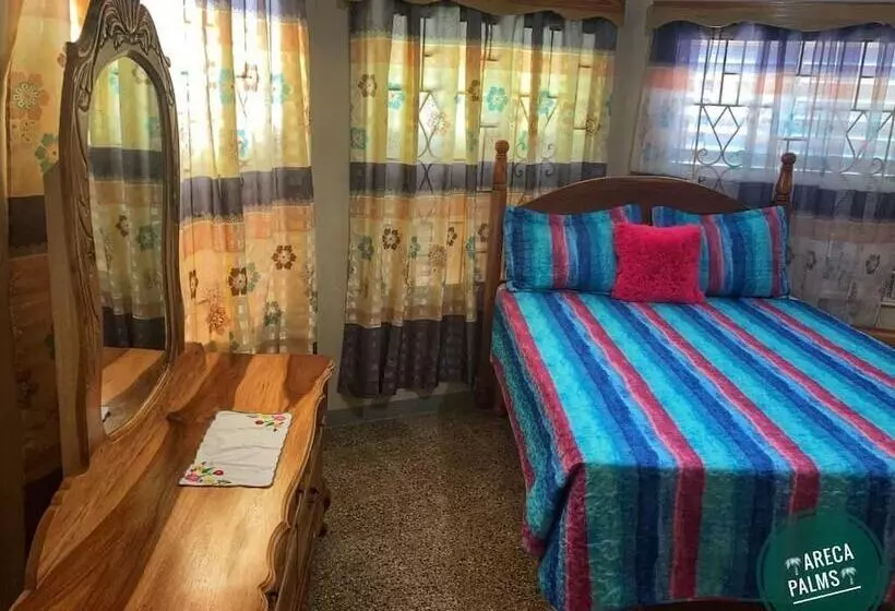 پانسیون Areca Palms