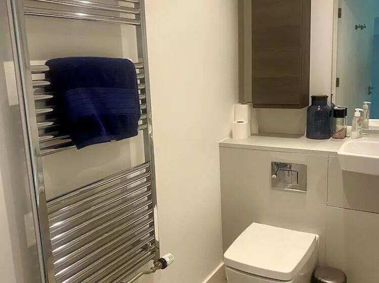 レジデンス Luxorious 2 Bedroom Townhouse In Carshalton