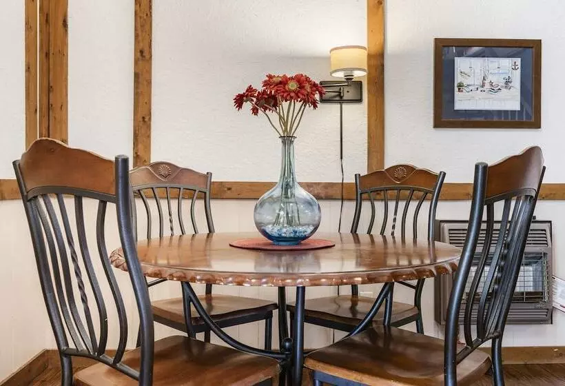 The Cottages On Lake Bluff  Nearby Table Rock Lake!