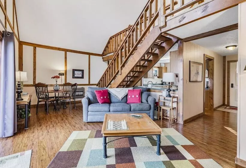 The Cottages On Lake Bluff  Nearby Table Rock Lake!