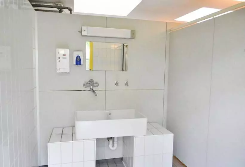 تختخواب و صبحانه Oktoberfest On A Budget Camping