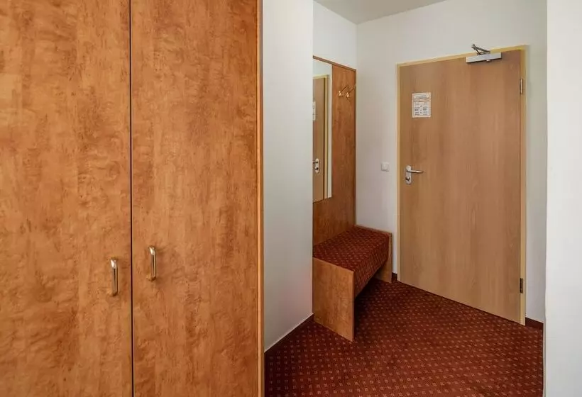 هتل Academy Lodge Boardinghouse