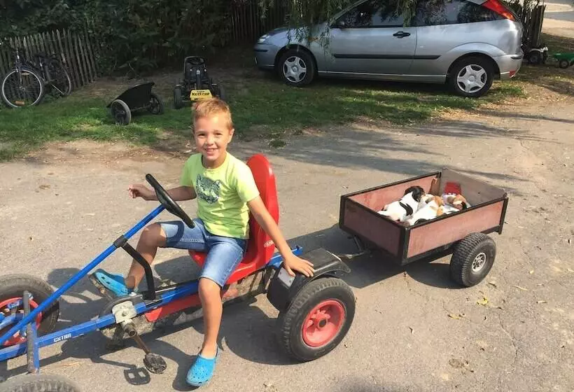 Hotelli B&b Schraevenacker