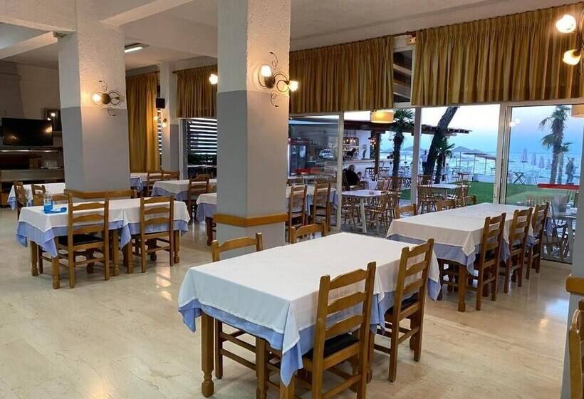 Отель Oceana Beach