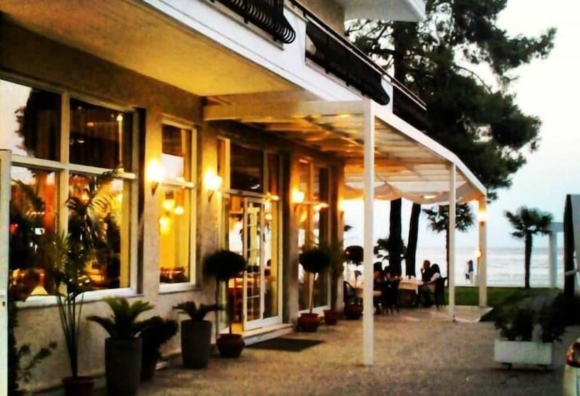 Отель Oceana Beach