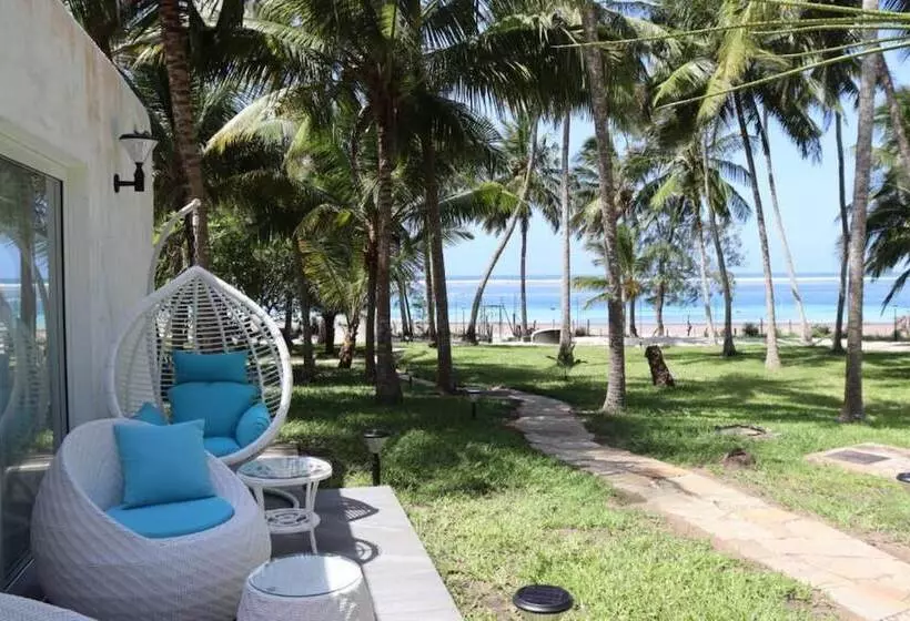 هتل Searenity Beach Villa